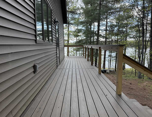 Custom Deck Building Contractors